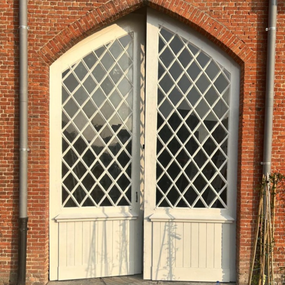 De mooiste plinten komen nog beter tot hun recht als ze perfect afgedicht zijn tegen de wand en de vloer.